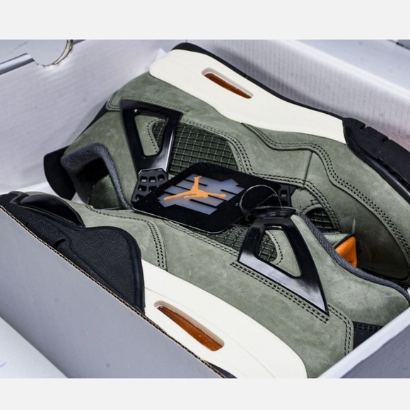 Jordan 4s undefeated dead stock NWT size 12m Sneakers in Green and Black - Picture 6 of 13